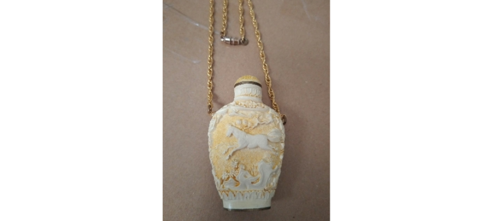 14"long Chinese snuff bottle necklace.