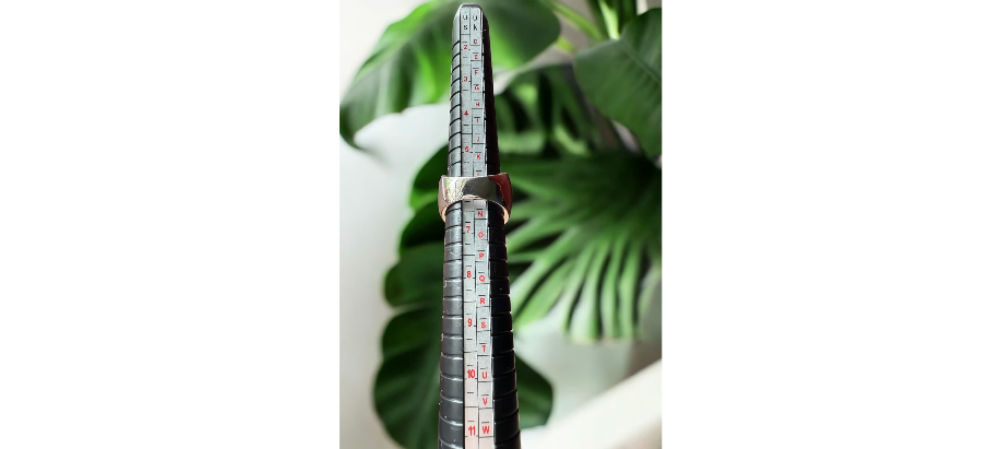 Men's Lavender Jadeite size 6 ring set in Silver