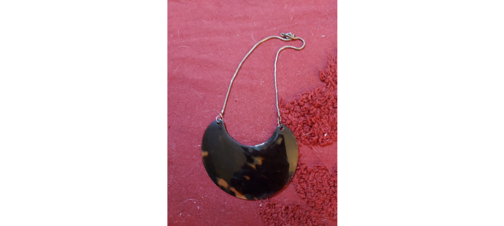 Tortoise shell half moon choker