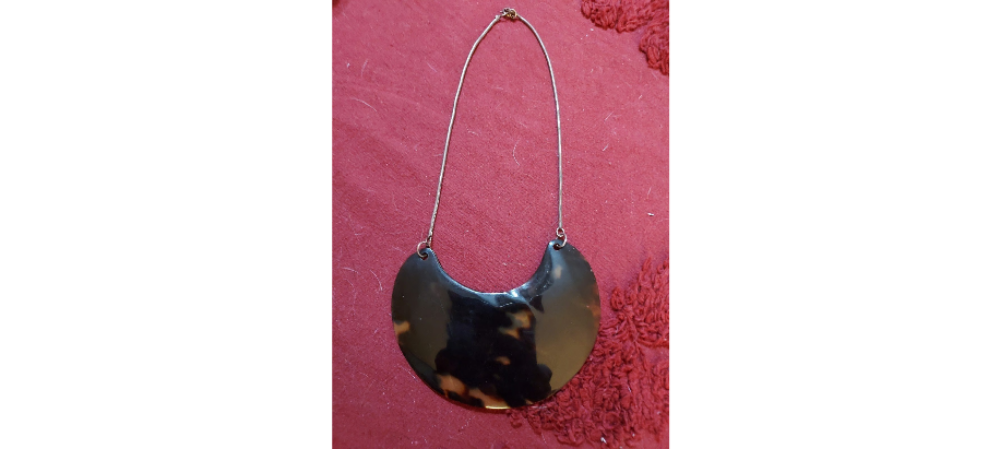 Tortoise shell half moon choker