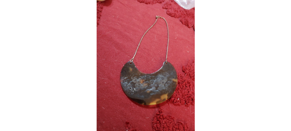 Tortoise shell half moon choker