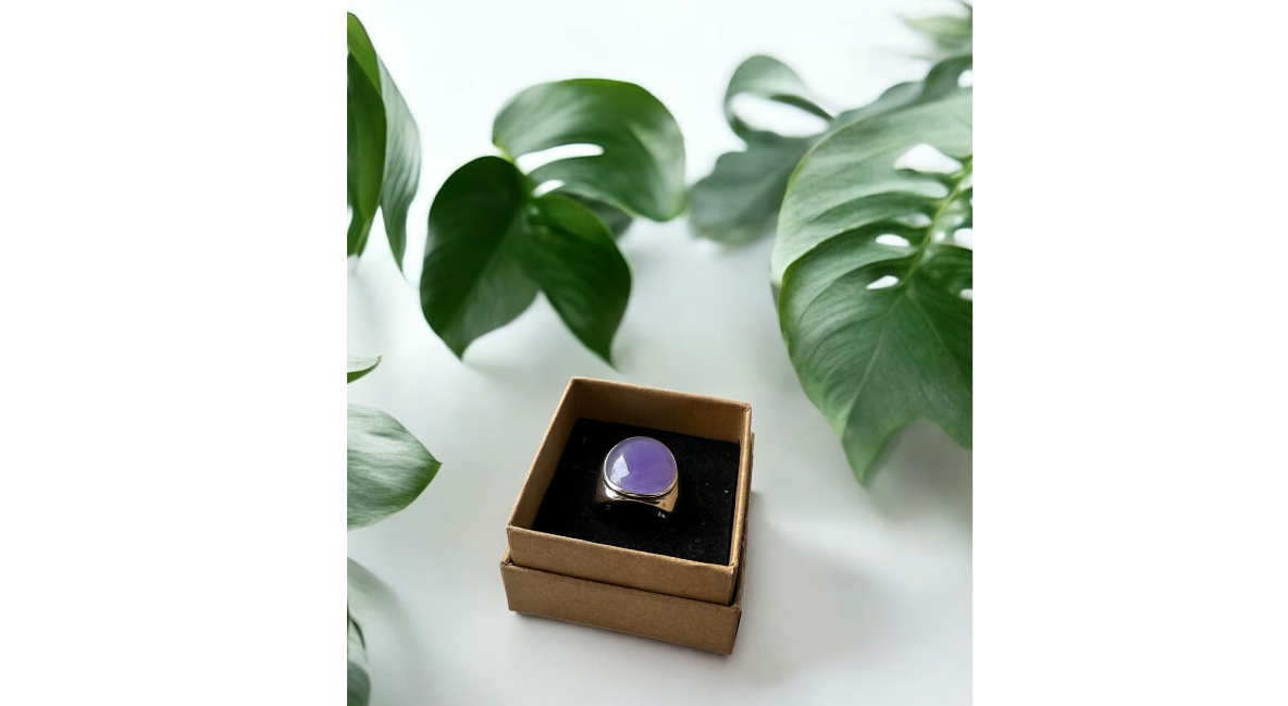 Men's Lavender Jadeite size 6 ring set in Silver